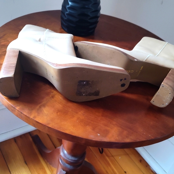 Candie's Y2K beige zip-up stacked heel ankle boots in cream - Picture 8 of 8